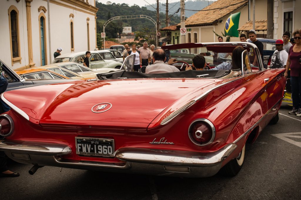 "Buick LeSabre" — 13º Show de Autos Antiguos en Santana de Parnaíba, Brasil, 2014